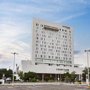 Courtyard By Marriott Leon At The Poliforum